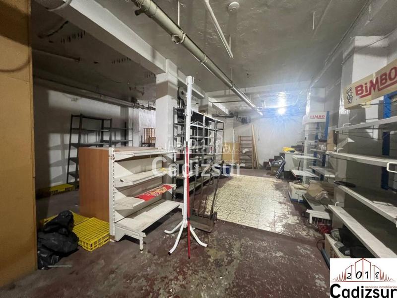 Foto badf7031-3a75-4b07-aab6-bb8cb7ecc7fa. Local comercial venta de local comercial en zona san felipevarela en Cádiz