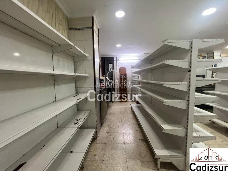 Foto e4203e9f-77f0-4d3f-bbee-0fd33ebb1257. Local comercial venta de local comercial en zona san felipevarela en Cádiz