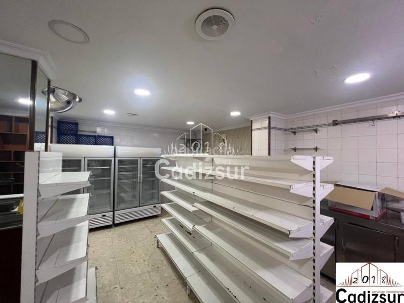 Foto f1e79cd1-2f01-4212-b19d-f1d60face82b. Local comercial venta de local comercial en zona san felipevarela en Cádiz
