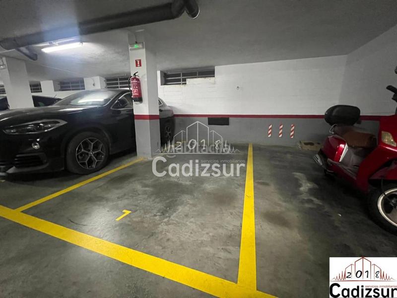 Foto ef6cffe0-571a-42d4-a1cf-836800c0cd99. Posto auto in astilleros - la paz - loreto - el corte inglés Cádiz