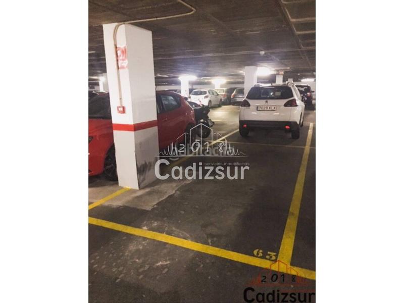Foto d3263849-8fce-4ca6-ba64-9eae1c2ff238. Parking voiture dans Paseo Marítimo - San José - La Laguna Cádiz
