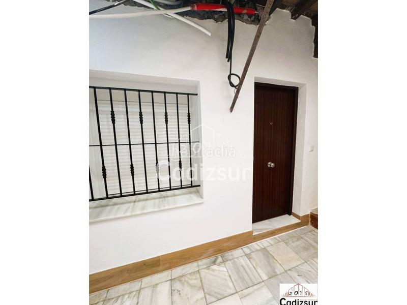 Foto 8119b2ee-c5b3-4ff4-8951-eee980a8a28f. Apartamento venta de apartamento nuevo junto a la playa de caleta en Cádiz
