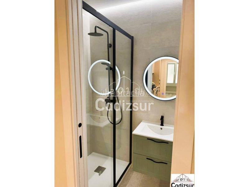 Foto e59e5ef0-1b04-438d-8a7f-085c5cc4f438. Apartamento venta de apartamento nuevo junto a la playa de caleta en Cádiz