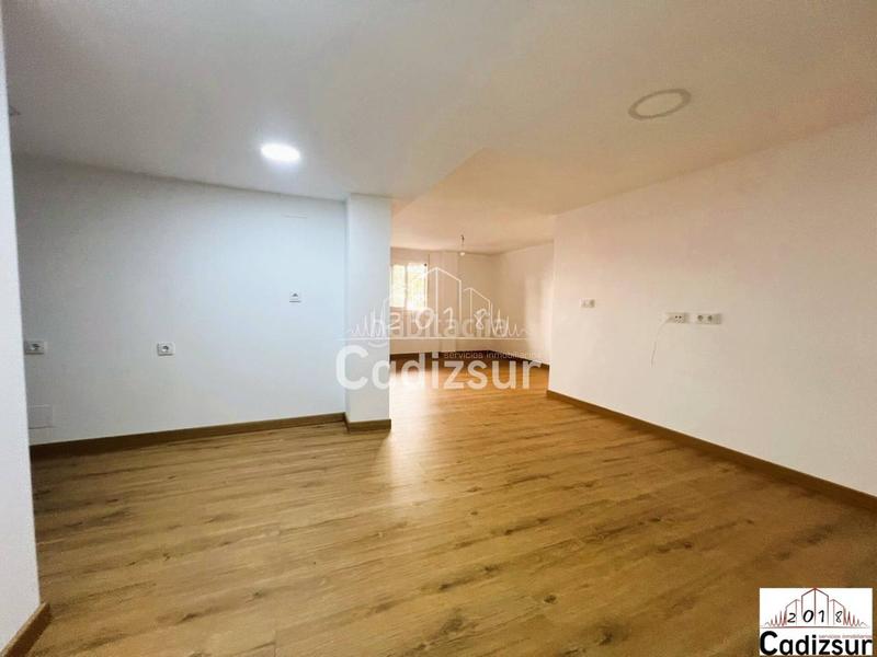 Foto 5a3bc411-47e8-45d7-a55e-adb68e14e832. Oficina  en venta en zona asdrubal en Asdrúbal - Bahía Blanca Cádiz