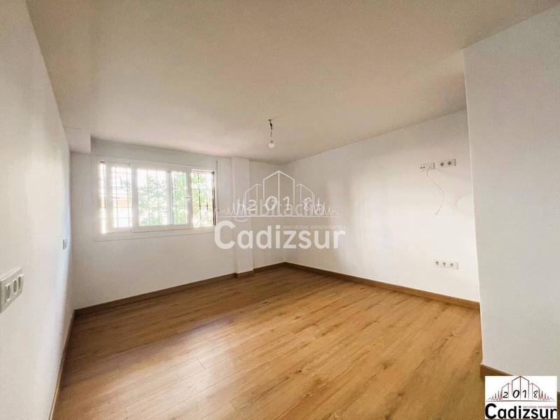 Foto 7cff71ab-dd36-4650-929e-83d255bd36ac. Oficina  en venta en zona asdrubal en Asdrúbal - Bahía Blanca Cádiz