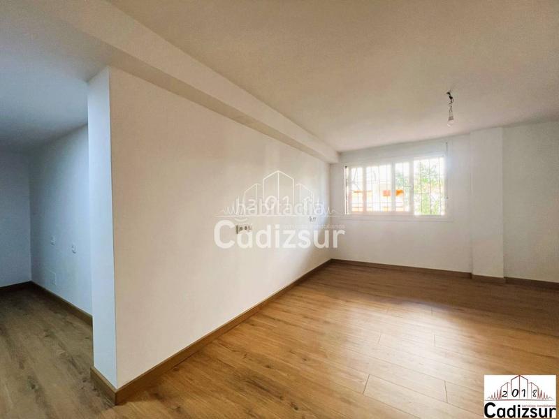 Foto 95b729a5-7b8a-4b99-9c22-506db0443a01. Oficina  en venta en zona asdrubal en Asdrúbal - Bahía Blanca Cádiz