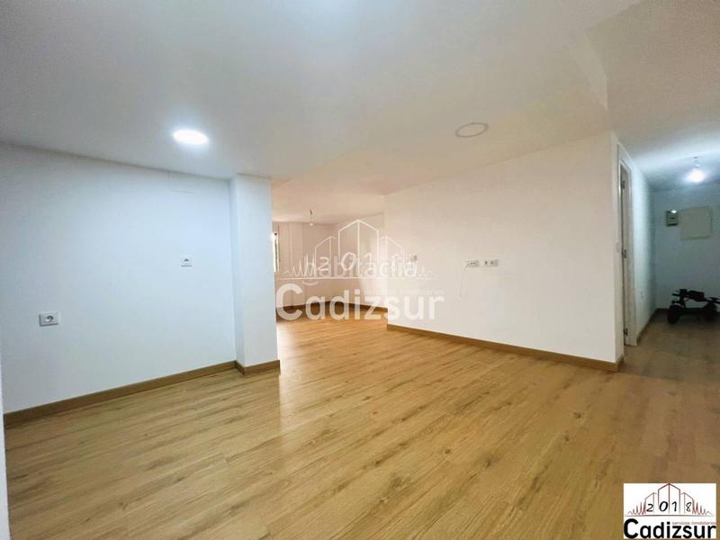 Foto a9c099ed-9580-46f8-823f-9a9e6667da3d. Oficina  en venta en zona asdrubal en Asdrúbal - Bahía Blanca Cádiz