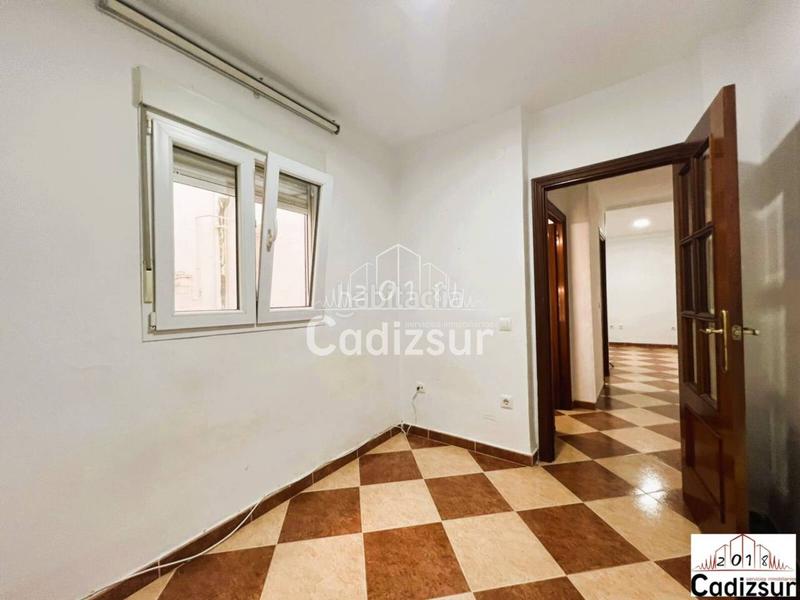 Foto f5972b73-97ce-41e1-9b88-77a2e2a1ba21. Piso venta de piso en la laguna en Paseo Marítimo - San José - La Laguna Cádiz