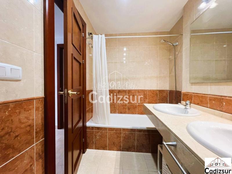 Foto 5bba01df-7c61-4cf2-946e-ea77337efe10. Location appartement avec chauffage parking dans astilleros - la paz - loreto - el corte inglés Cádiz