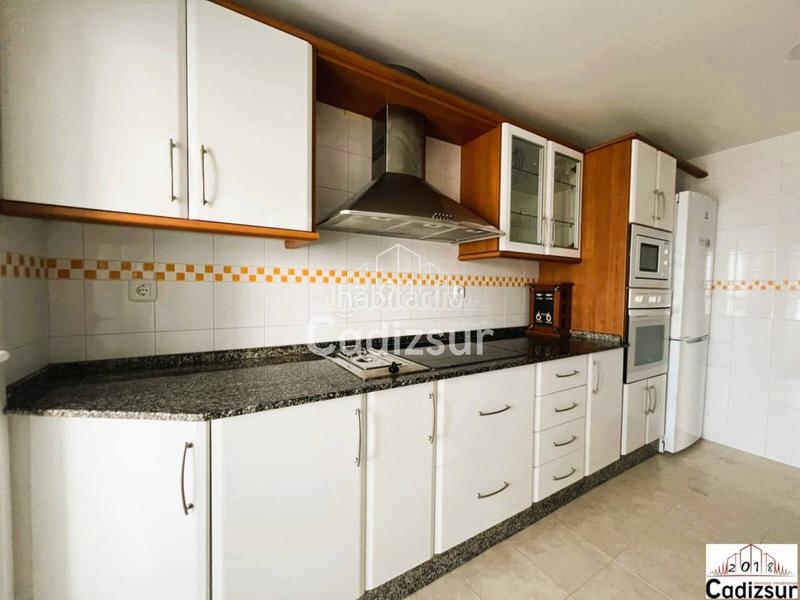 Foto 07d34c3a-c39f-4e45-b3c0-4699387cd2b3. Rent flat with heating parking in astilleros - la paz - loreto - el corte inglés Cádiz