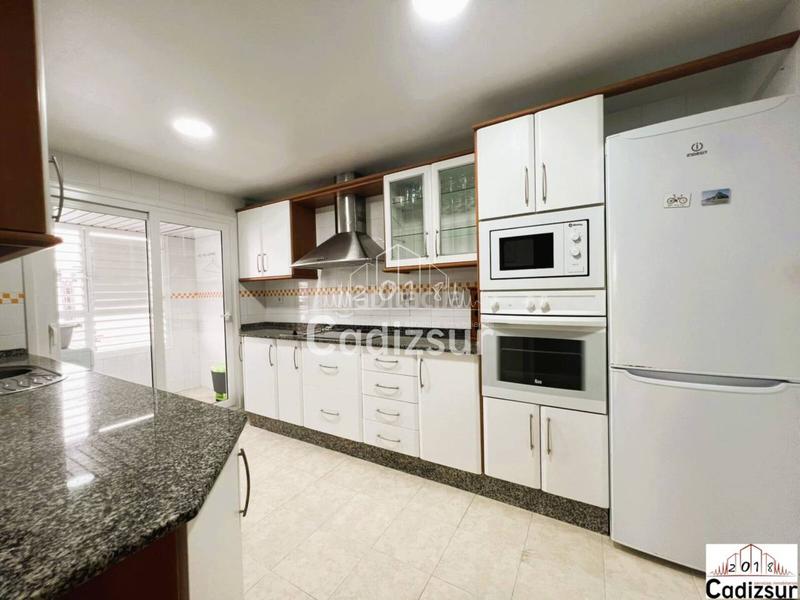 Foto 5b5880cb-2938-48c2-9286-d2e066d1ecb9. Rent flat with heating parking in astilleros - la paz - loreto - el corte inglés Cádiz