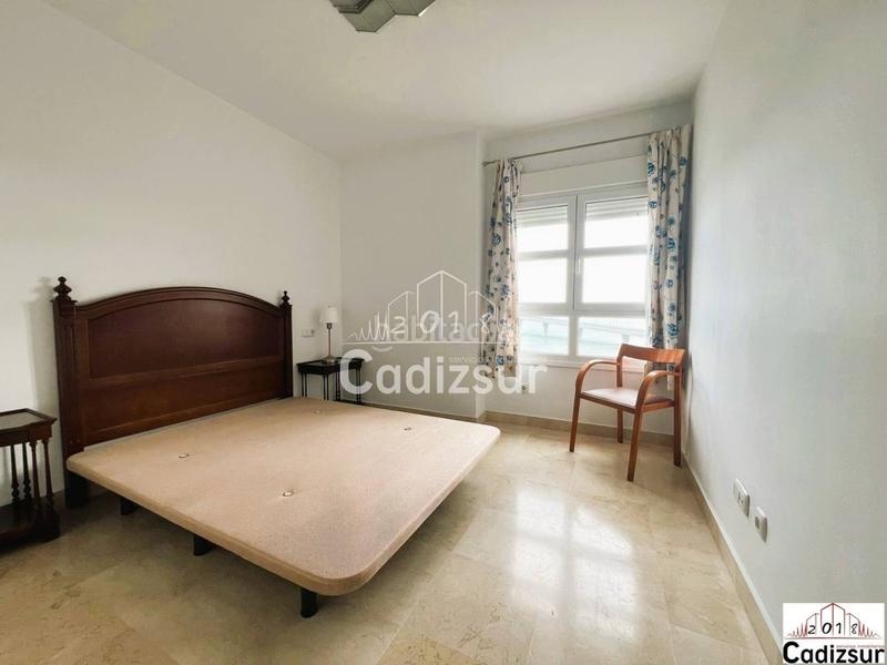 Foto 73241d88-8899-4c4e-8681-c05516f0d792. Rent flat with heating parking in astilleros - la paz - loreto - el corte inglés Cádiz