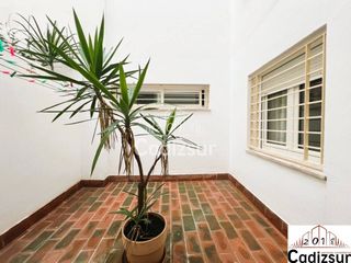 Appartamento  Avenida marconi. Amplia  vivienda a 3 minutos de la playa victoria