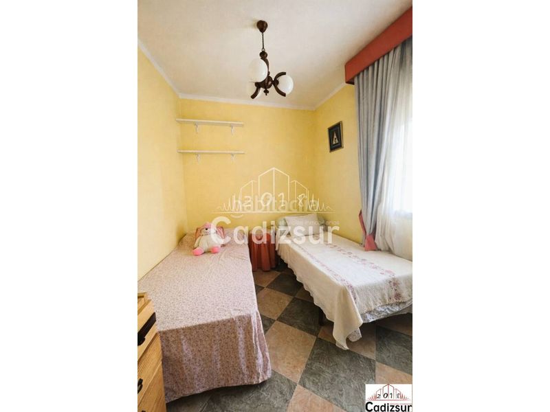 Foto 1e020f16-0767-4a96-8b05-21adb012a66e. Pis a astilleros - la paz - loreto - el corte inglés Cádiz