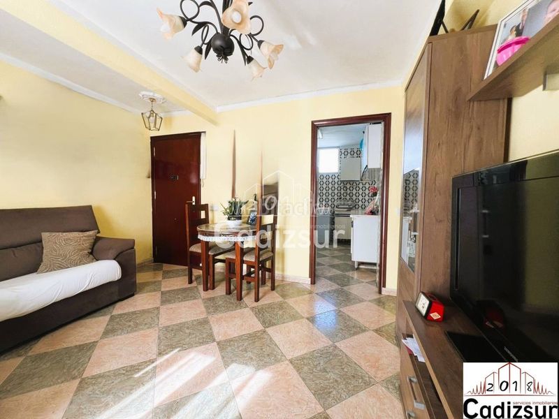 Foto 5b1e4bde-23d4-4a34-9b19-0906f9a24367. Pis a astilleros - la paz - loreto - el corte inglés Cádiz