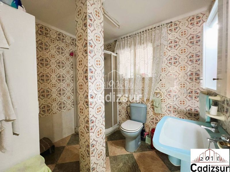 Foto 5fb4ae30-d80d-43eb-9fb8-c29104a9cda3. Pis a astilleros - la paz - loreto - el corte inglés Cádiz