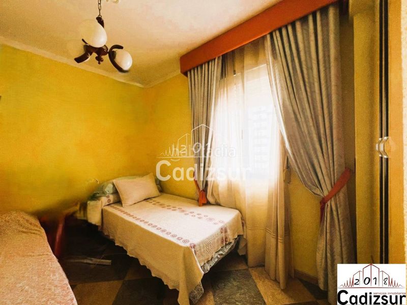 Foto 81f06bdb-40d8-4042-939e-e13ec1f8b5ab. Pis a astilleros - la paz - loreto - el corte inglés Cádiz