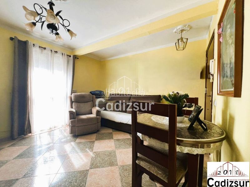 Foto c6a4eaae-1ae4-404c-879e-dbdbcf1e5fdd. Pis a astilleros - la paz - loreto - el corte inglés Cádiz