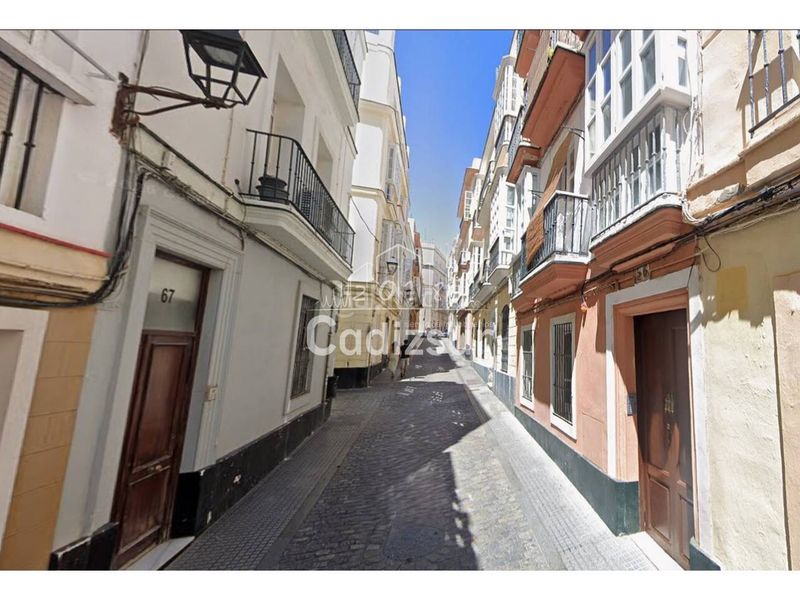 Foto b2bddb59-9e8c-47f3-8ffb-bc3db5b1f777. Pis a Centro Histórico Cádiz
