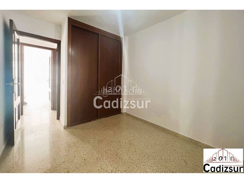 Foto 5ec705b6-f3fe-4bb0-9c2f-7f4e852063e5. Pis amb aparcament a astilleros - la paz - loreto - el corte inglés Cádiz