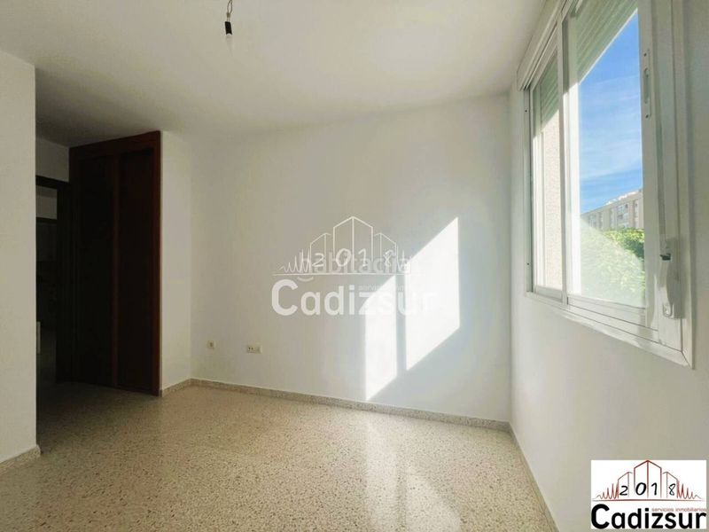 Foto 68a2a57d-8a69-410d-8948-7dea9e2b115a. Pis amb aparcament a astilleros - la paz - loreto - el corte inglés Cádiz