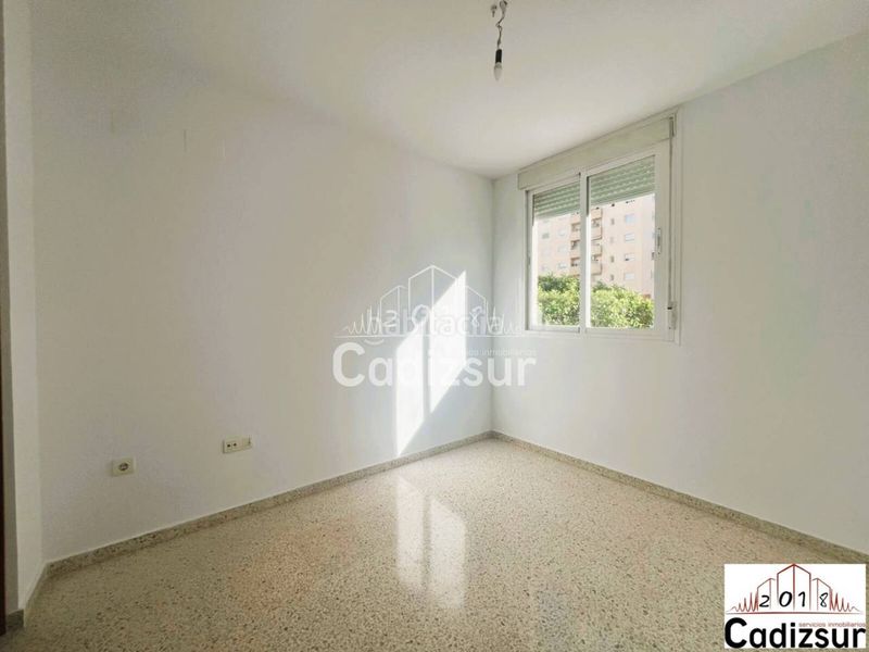 Foto 7c58ebe6-ecf7-4526-b90b-0736efcd2bc6. Pis amb aparcament a astilleros - la paz - loreto - el corte inglés Cádiz