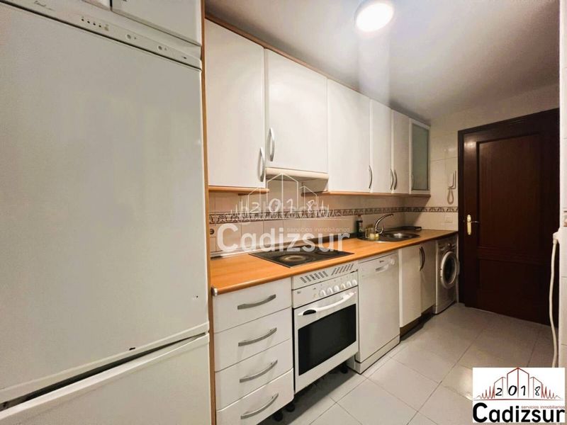 Foto ea6f5ee2-0f08-4cc9-91a4-c24e0c1169a5. Pis amb aparcament a astilleros - la paz - loreto - el corte inglés Cádiz