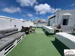 Dachwohnung in Calle enrique de las marinas 34. Ático en venta, zona mentidero