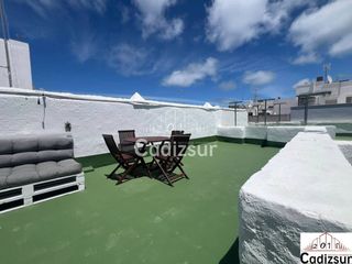 Ático en Calle enrique de las marinas 34. Ático en venta, zona mentidero
