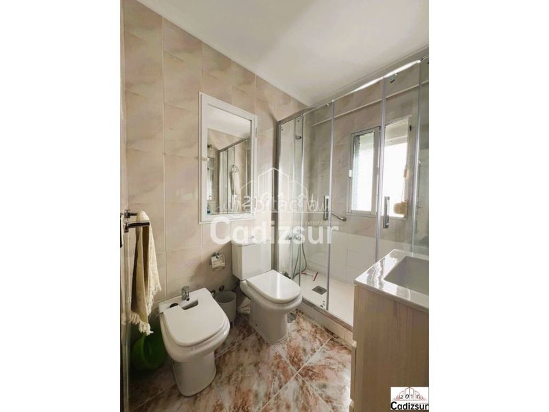 Foto ec1a2e64-6bce-4e7e-83c4-e4dc716b9ee9. Pis a astilleros - la paz - loreto - el corte inglés Cádiz