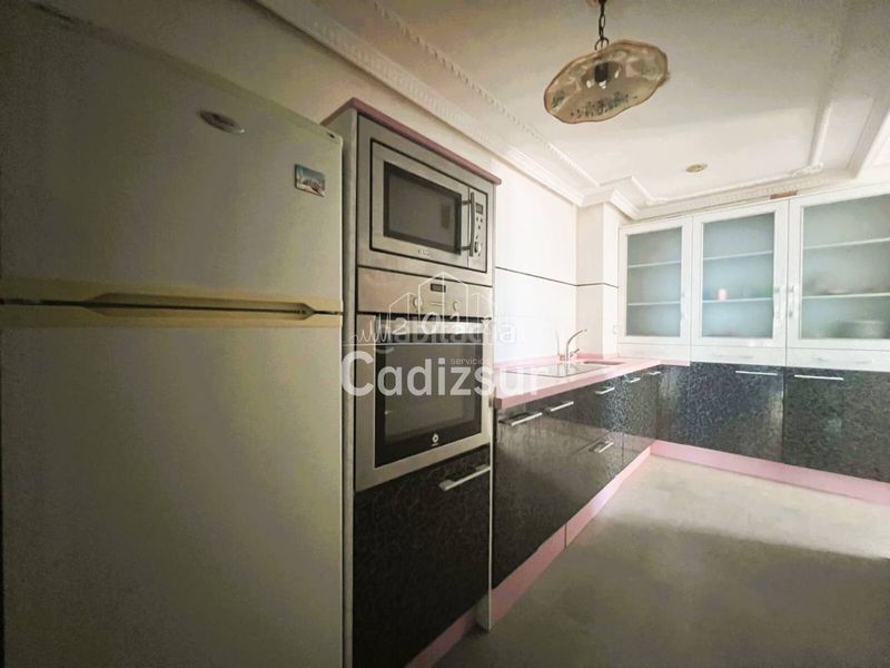 Foto adf61ec8-0654-4cd8-bd12-836653424640. Pis a Paseo Marítimo - San José - La Laguna Cádiz