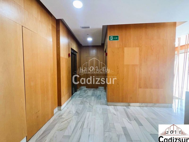 Foto 080b97dc-e3b9-47e3-963f-0278005f9c0c. Pis a astilleros - la paz - loreto - el corte inglés Cádiz