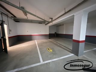 Aparcament cotxe a Carrer de berenguer de palou 19. Parking plaza grande con buen acceso