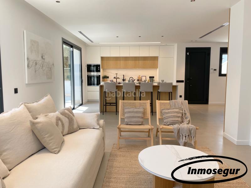 Foto 1147fb44-cf92-4385-86a3-1364bfb50e1a. Chalet en carrer marina 3 chalet a estrenar en vilafortuny en Cambrils