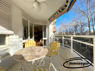 Pis a Carrer de ramon berenguer iv 7. Piso cerca de playa y piscina comunitaria