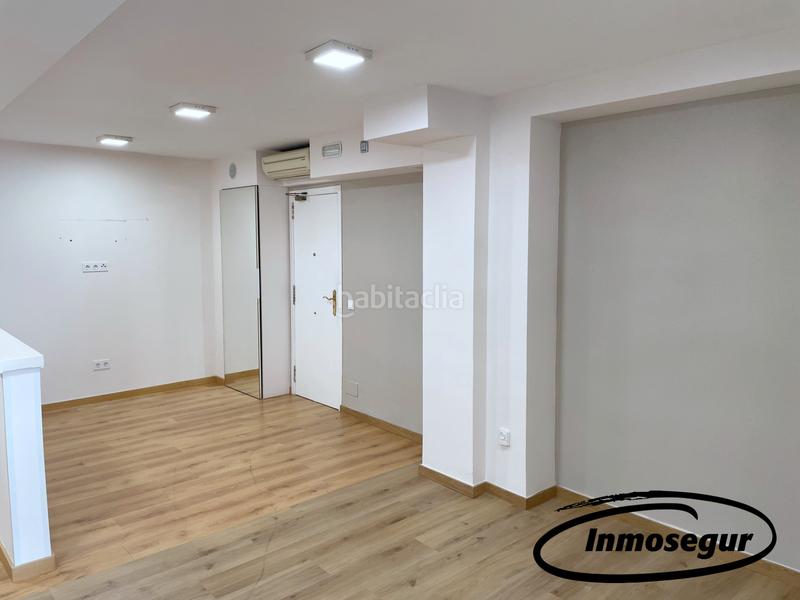 Foto 5ac1d022-ea73-4e18-8b12-a68f7028ab8f. Local comercial a carrer de barcelona 39 a Centre Salou