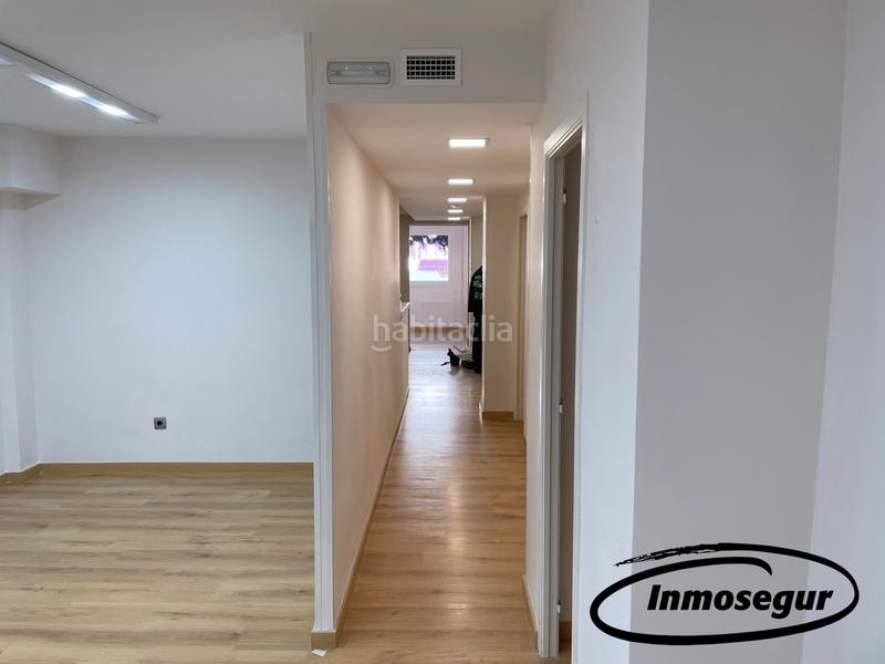 Foto 680bda75-2172-4f50-babf-0a3279a2a637. Local comercial a carrer de barcelona 39 a Centre Salou