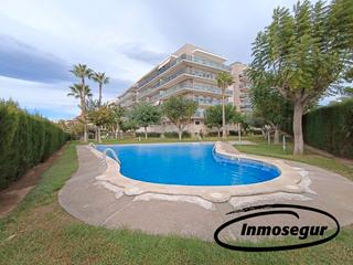 Pis a Carrer de tarragona 20. Amplio piso de 110 m² en zona pueblo