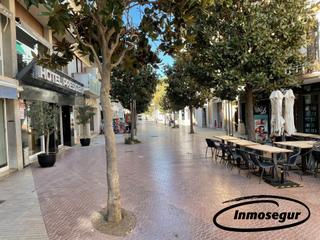 Business premise in Carrer de ponent 8. Local reformado y a estrenar en calle barcelona