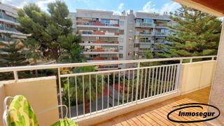 Apartament a Carrer de la ciutat de reus 24. Apartamento en zona pueblo de salou
