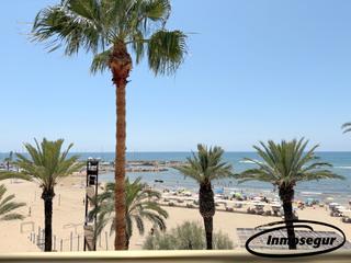 Appartement dans Passeig de miramar 10. Amplio apartamento frente al mar