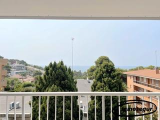 Apartamento  Carretera del far 28. Apartamento a pocos metros de la playa con vistas al mar