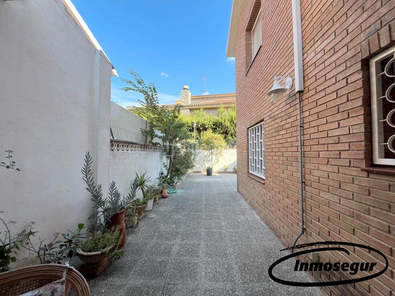 Foto 05eba998-78dc-4ce7-8a57-d0e95665a798. Casa bifamiliare in carrer de ventura gassol i rovira 17 in Salou