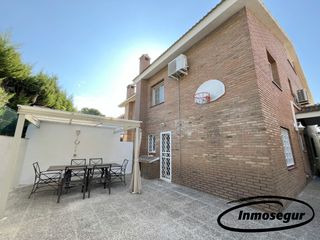 Casa bifamiliare in Carrer de ventura gassol i rovira 17. Excelente oportunidad chalet pareado en salou