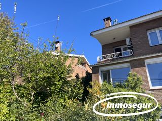 Maison jumelée à Carrer de ventura gassol i rovira 17. Excelente oportunidad chalet pareado en salou