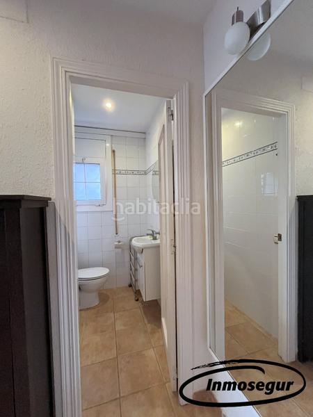 Foto c275305a-af7f-4b33-a3db-f69192cd9c09. Casa bifamiliare in carrer de ventura gassol i rovira 17 in Salou