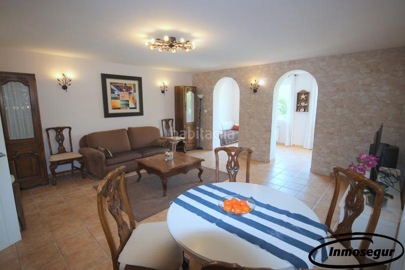 Foto c946aba6-ea6c-4f7f-a8af-1e7ab73a9201. Casa bifamiliare in carrer de ventura gassol i rovira 17 in Salou