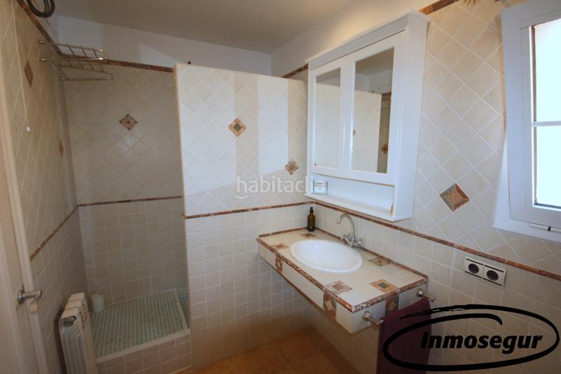 Foto d816df9c-8363-4dd0-9157-430b05c32225. Casa bifamiliare in carrer de ventura gassol i rovira 17 in Salou