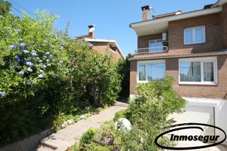 Casa aparellada  Carrer de ventura gassol i rovira 17. Excelente oportunidad chalet pareado en salou