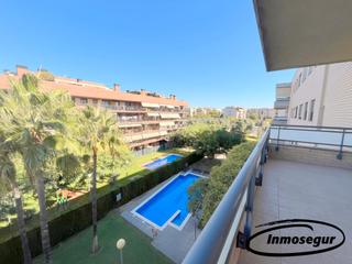 Appartement à Carrer de rosa sensat 16. Piso situado en barenys
